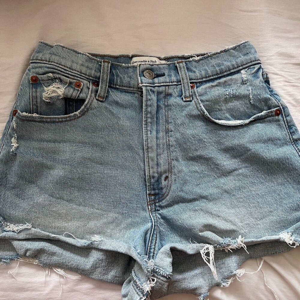 The High Rise Cutoff Shorts - Abercrombie and Fitch